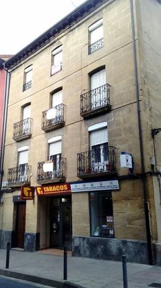 Foto 1 de Casa en venta en calle Ventilla de 9 habitaciones con terraza y garaje