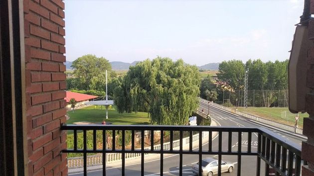 Foto 1 de Piso en venta en Haro de 3 habitaciones con piscina y balcón