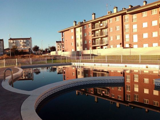 Foto 1 de Pis en venda a Santo Domingo de la Calzada de 2 habitacions amb terrassa i piscina