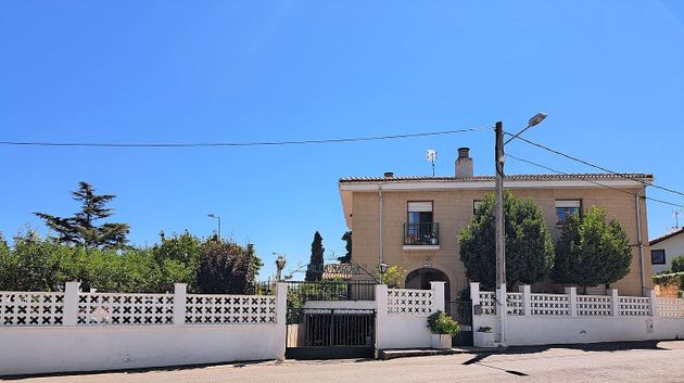 Foto 1 de Chalet en venta en Casalarreina de 6 habitaciones con terraza y jardín