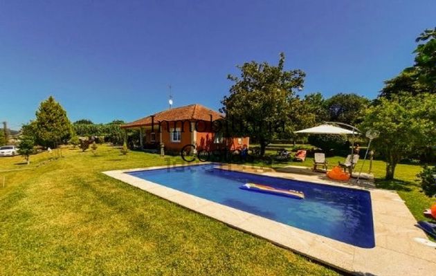 Foto 2 de Xalet en venda a Gondomar de 3 habitacions amb terrassa i piscina