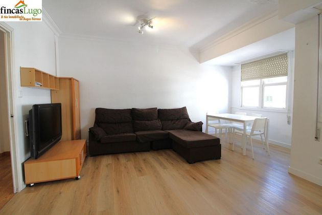 Foto 1 de Piso en alquiler en calle Serra de Ancares de 2 habitaciones con muebles y calefacción