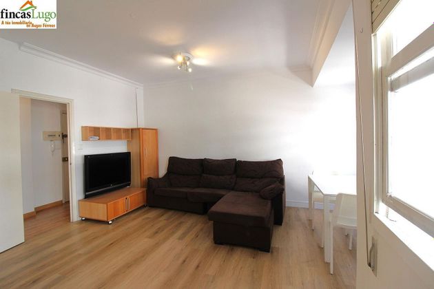 Foto 2 de Piso en alquiler en calle Serra de Ancares de 2 habitaciones con muebles y calefacción