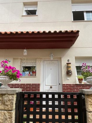 Foto 1 de Casa en venda a barrio La Penilla de 4 habitacions amb terrassa i jardí