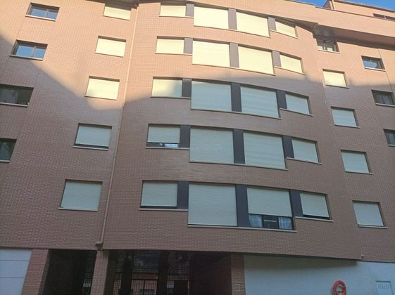 Foto 1 de Venta de piso en Universidad - Los Lirios de 3 habitaciones con terraza y piscina