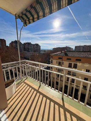 Foto 2 de Venta de piso en Centro - Logroño de 2 habitaciones con terraza y balcón