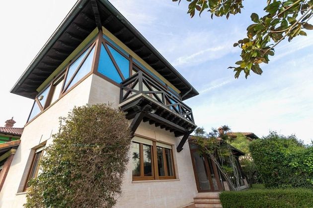 Foto 2 de Casa en venda a San Vicente de la Barquera de 5 habitacions amb terrassa i garatge