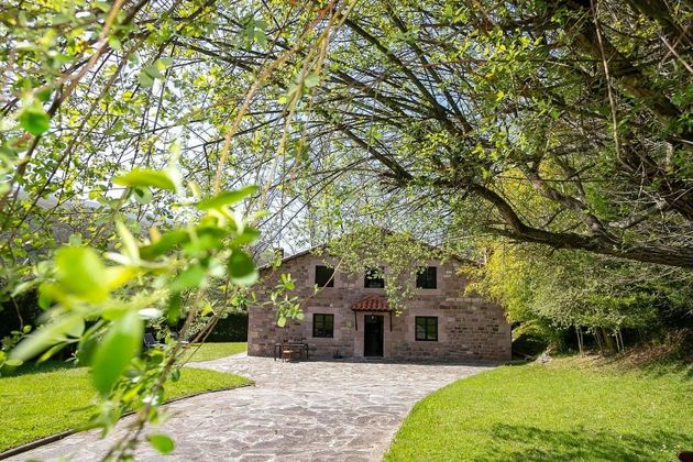 Foto 1 de Casa en venda a Cabuérniga de 4 habitacions amb terrassa i jardí