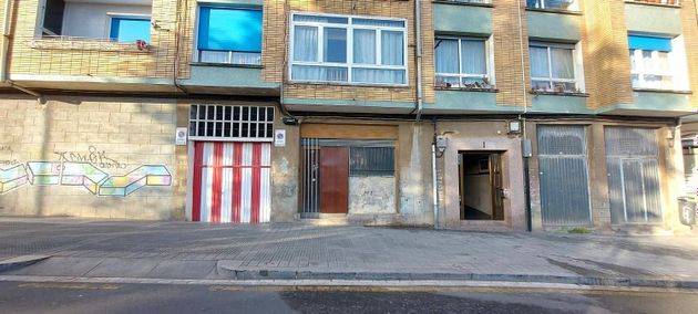 Foto 2 de Local en venta en Erandio de 61 m²