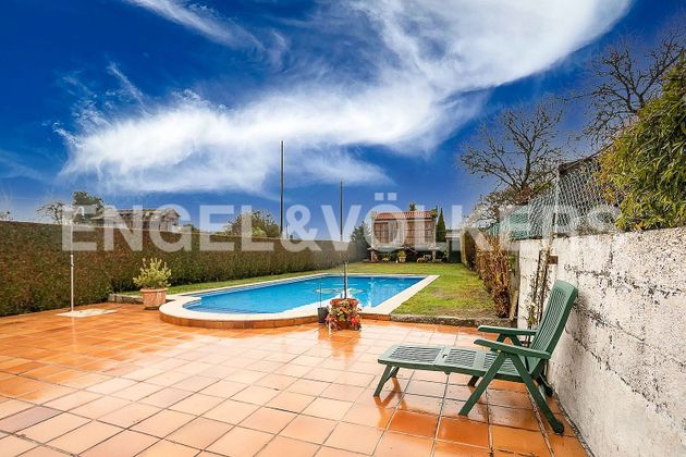 Foto 2 de Casa en venda a Cerdedo de 3 habitacions amb piscina i jardí