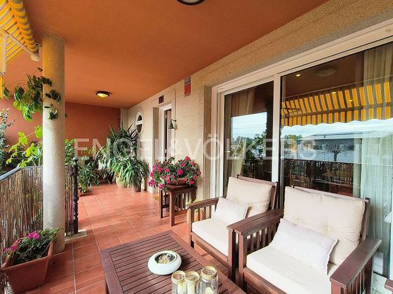 Foto 1 de Casa en venta en Sanxenxo de 4 habitaciones con terraza y piscina