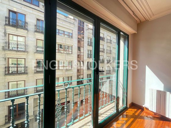 Foto 2 de Alquiler de piso en Zona de Plaza de Barcelos de 4 habitaciones con garaje y calefacción