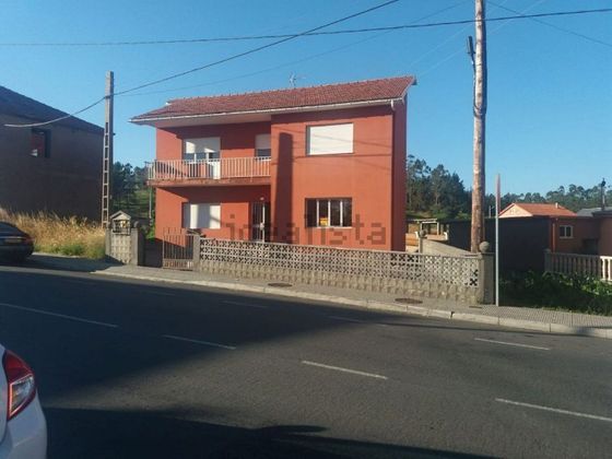 Foto 1 de Venta de chalet en calle Pino de Val de 4 habitaciones con jardín y balcón
