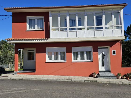 Foto 1 de Casa en venda a calle Rey Ferradás de 4 habitacions amb jardí