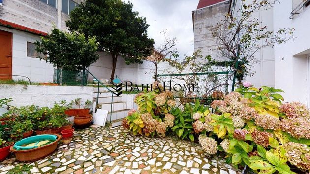 Foto 1 de Piso en venta en avenida De la Reina Victoria de 3 habitaciones con terraza y jardín