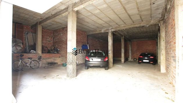 Foto 2 de Venta de local en calle Doñana con garaje