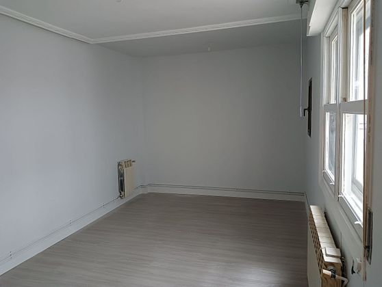 Foto 1 de Pis en venda a Amurrio de 3 habitacions amb terrassa i calefacció