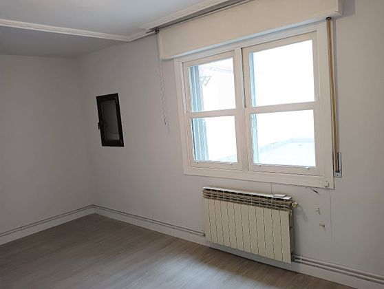 Foto 2 de Pis en venda a Amurrio de 3 habitacions amb terrassa i calefacció