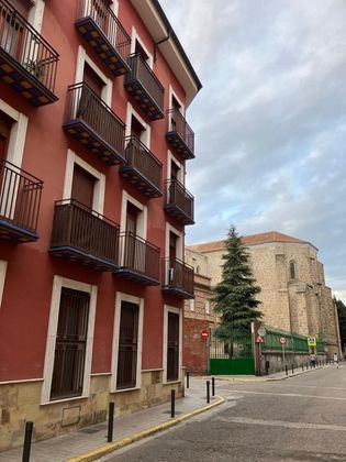 Foto 1 de Dúplex en venda a Tres Olivos - La Piedad de 3 habitacions amb terrassa i balcó