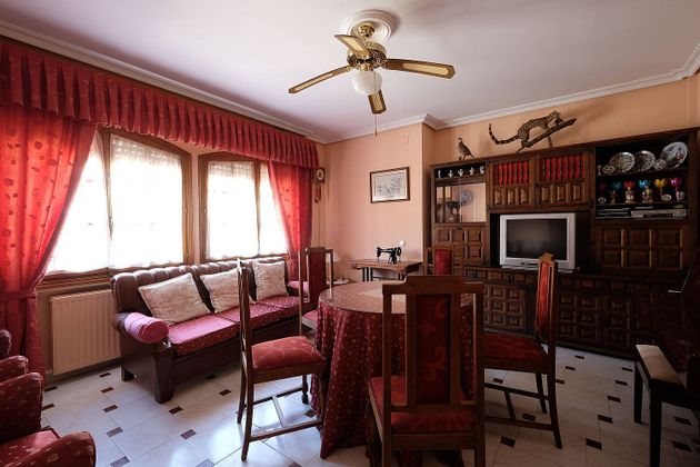 Foto 2 de Casa en venda a Oropesa de 3 habitacions amb garatge i calefacció
