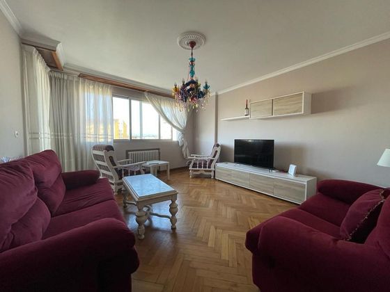 Foto 2 de Pis en venda a San Roque - As Fontiñas de 5 habitacions amb balcó i calefacció