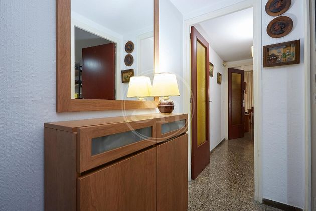 Foto 2 de Pis en venda a Vila de Gràcia de 3 habitacions amb ascensor