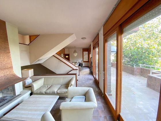 Foto 1 de Casa en venda a La Floresta - Les Planes de 9 habitacions amb terrassa i balcó