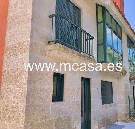 Foto 1 de Casa en venda a Moaña de 5 habitacions amb terrassa i jardí