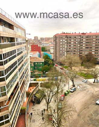 Foto 2 de Dúplex en venda a Praza Independencia de 6 habitacions amb terrassa i garatge