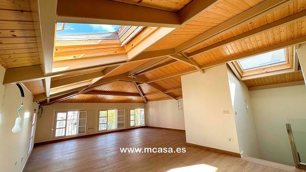 Foto 1 de Casa en venda a Bouzas - Coia de 4 habitacions amb balcó i calefacció