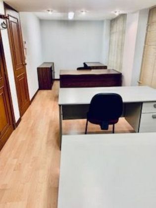 Foto 1 de Oficina en lloguer a Centro Ciudad amb calefacció i ascensor