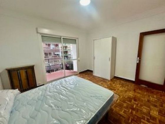Foto 1 de Pis en lloguer a La Chantría - La Lastra de 4 habitacions amb terrassa i mobles