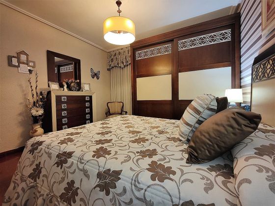 Foto 2 de Pis en venda a Sestao de 3 habitacions amb balcó i calefacció