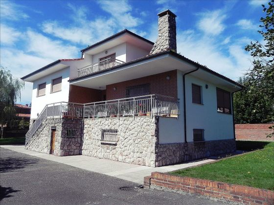 Foto 2 de Chalet en venta en Parroquias de Oviedo de 4 habitaciones con terraza y garaje