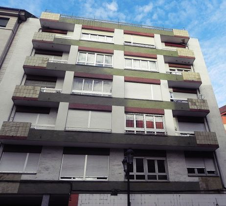 Foto 2 de Pis en venda a calle Bermúdez de Castro de 3 habitacions amb calefacció i ascensor