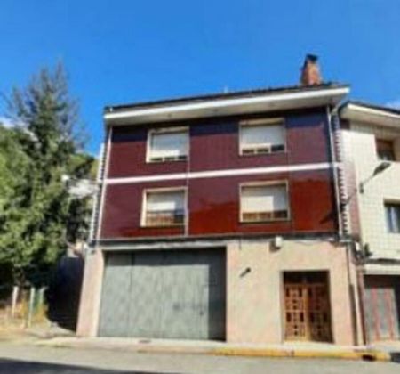 Foto 1 de Venta de casa en San Martín del Rey Aurelio de 6 habitaciones con terraza y garaje