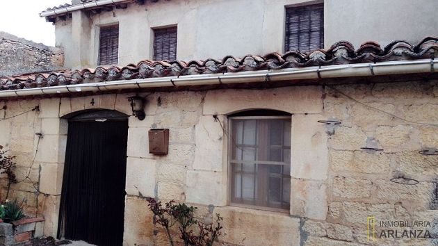 Foto 2 de Casa en venta en Mecerreyes de 4 habitaciones con jardín