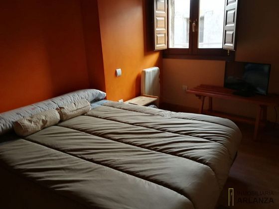Foto 1 de Venta de casa en Covarrubias de 4 habitaciones con calefacción