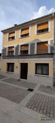 Foto 1 de Casa en venda a Covarrubias de 8 habitacions amb garatge i calefacció
