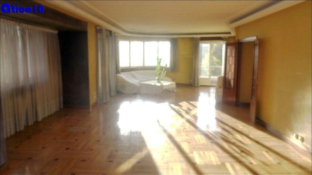 Foto 1 de Piso en venta en calle Uria de 4 habitaciones con terraza y ascensor