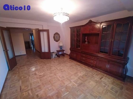 Foto 2 de Pis en venda a La Villa - Bazuelo de 4 habitacions amb calefacció i ascensor