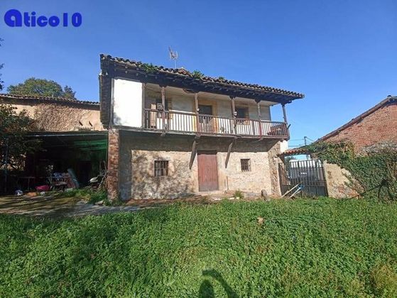 Foto 1 de Casa en venta en Parroquias de Oviedo de 6 habitaciones con balcón y calefacción