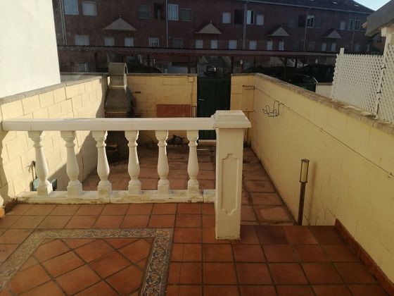 Foto 1 de Casa adossada en venda a Muela (La) de 3 habitacions amb terrassa i piscina