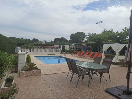Foto 1 de Xalet en venda a Muela (La) de 4 habitacions amb terrassa i piscina