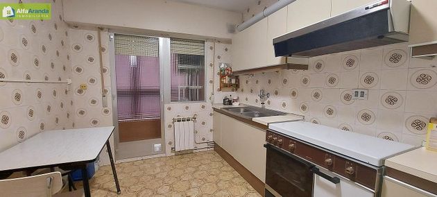Foto 2 de Pis en venda a calle Burgo de Osma de 4 habitacions amb terrassa i garatge