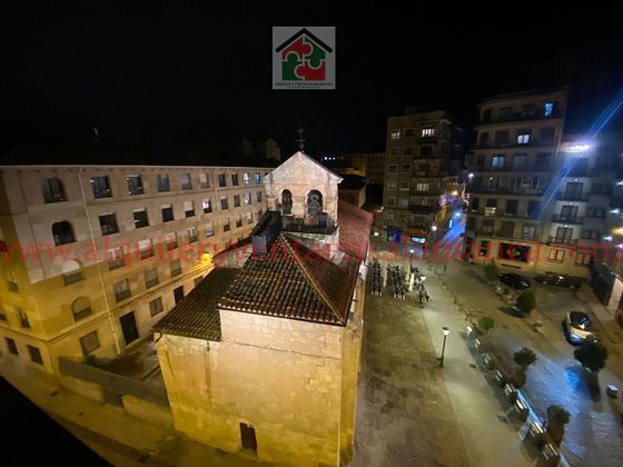Foto 1 de Alquiler de piso en Carmelitas - San Marcos - Campillo de 5 habitaciones con muebles y balcón