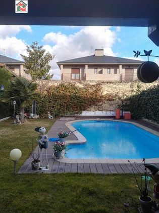 Foto 1 de Casa en venda a Cabrerizos de 5 habitacions amb terrassa i piscina