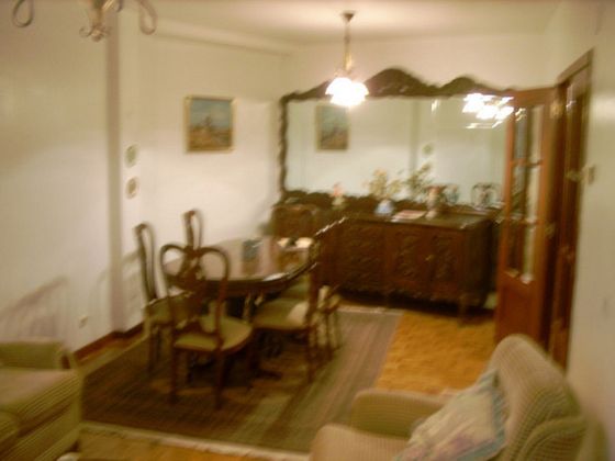 Foto 1 de Pis en venda a Centro - Ourense de 3 habitacions amb garatge i mobles