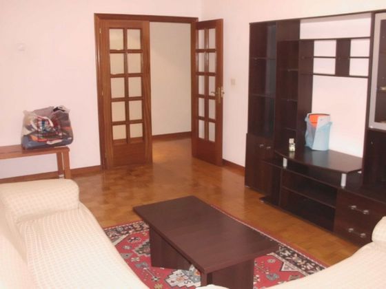 Foto 1 de Pis en venda a Centro - Ourense de 3 habitacions amb garatge i mobles