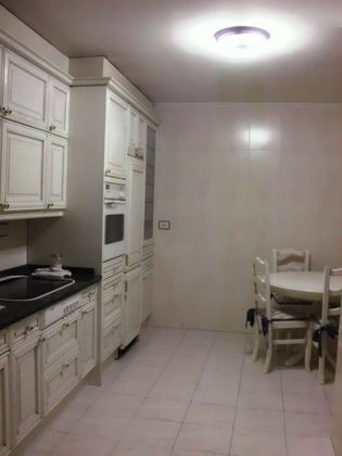Foto 2 de Pis en venda a Centro - Ourense de 3 habitacions amb garatge i mobles